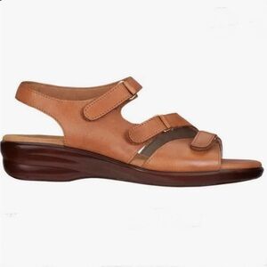 SAS Tabby 9.5N Slingback Caramel Brown Tan Leather Hook Loop Summer Fall Sandals
